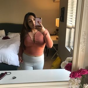 Forever 21 crisscross peach crop top